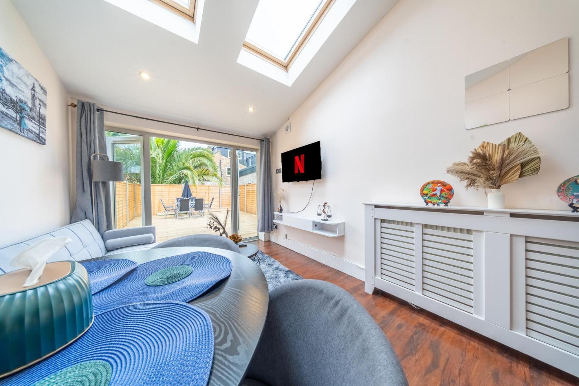 Beautiful 2 Bedroom With Private Garden In Wimbledon - Minutes From Central Londra Dış mekan fotoğraf