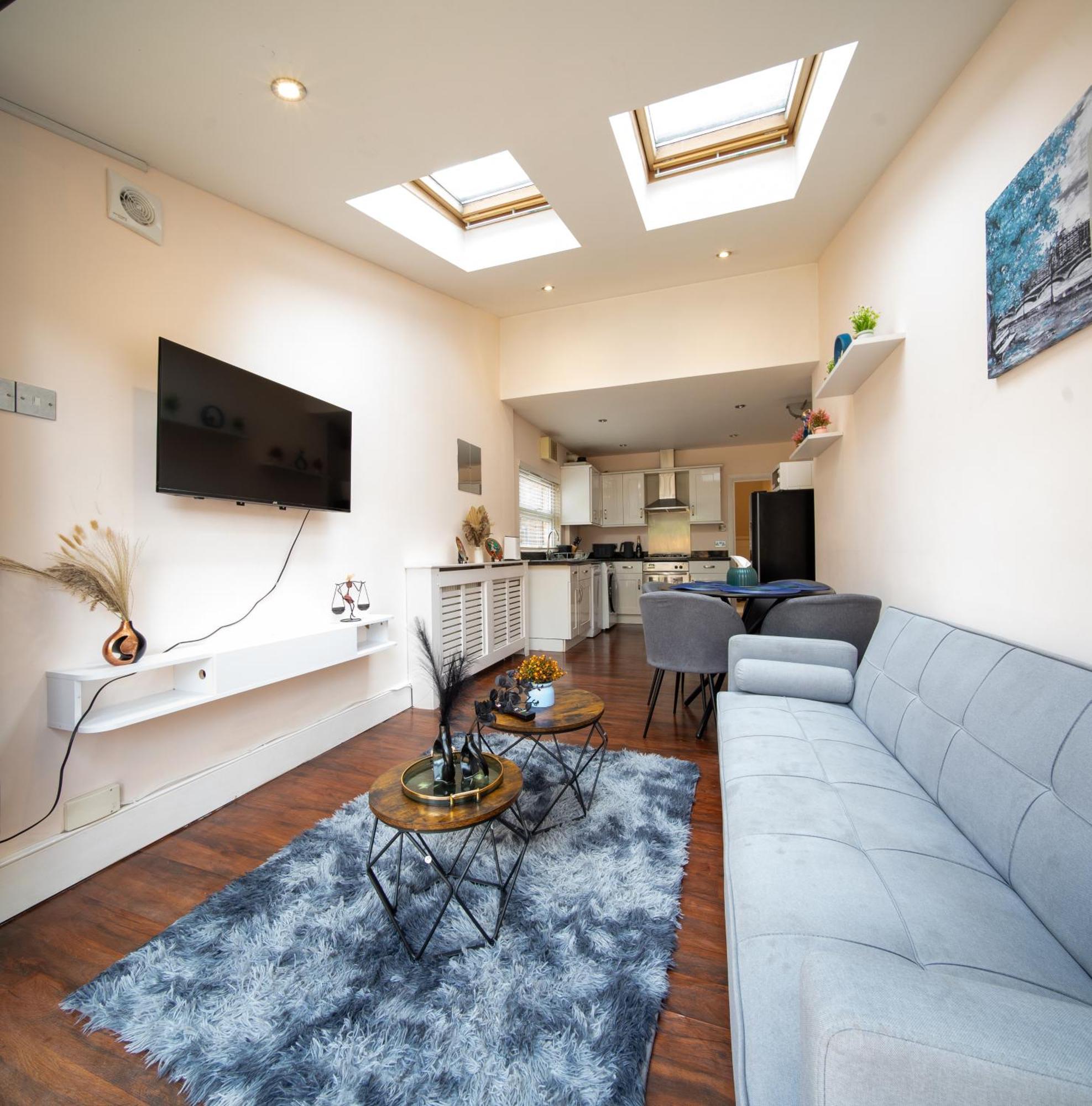 Beautiful 2 Bedroom With Private Garden In Wimbledon - Minutes From Central Londra Dış mekan fotoğraf